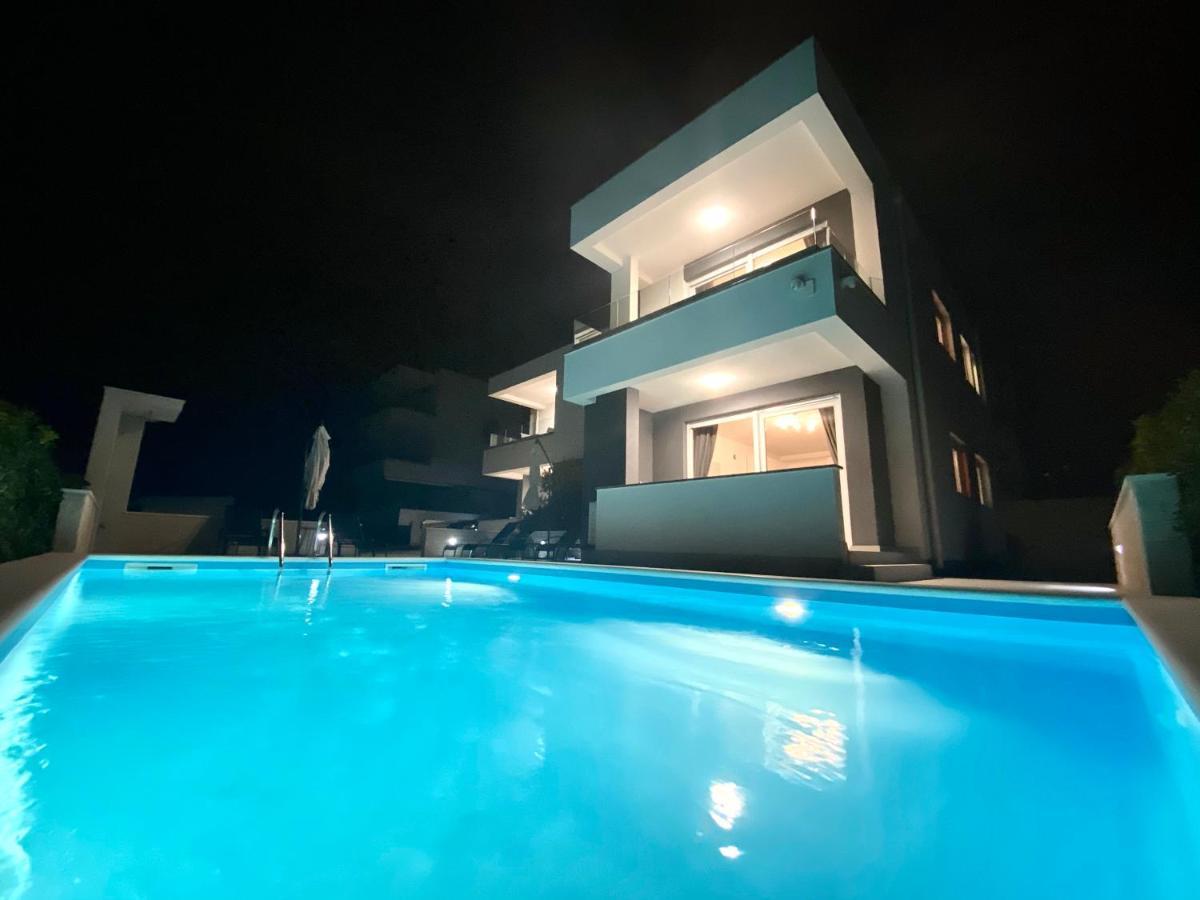 Fantasy Pool Villa Novalja Eksteriør billede
